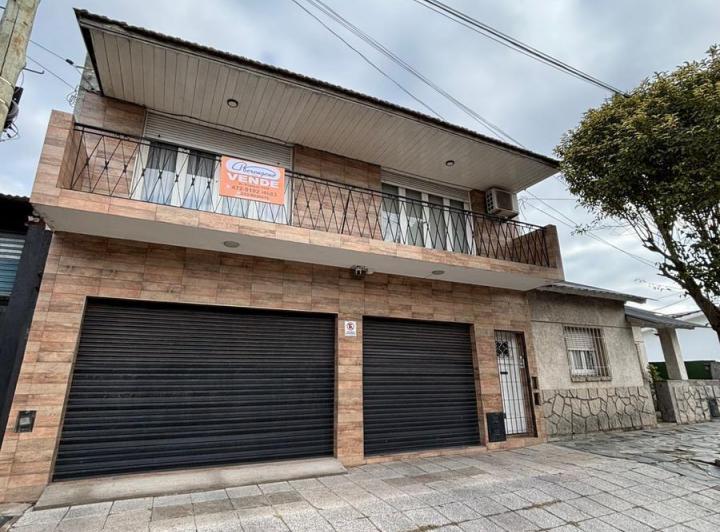Casa · 170m² · 3 Ambientes · 2 Cocheras