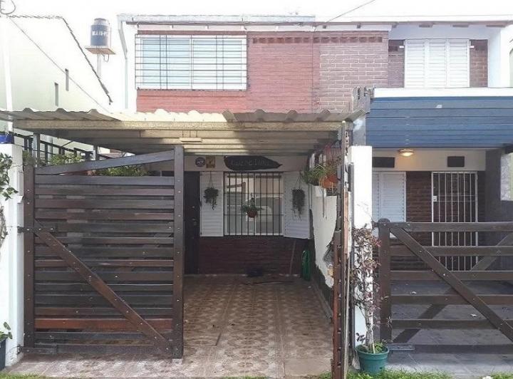Casa · 60m² · 4 Ambientes · 1 Cochera