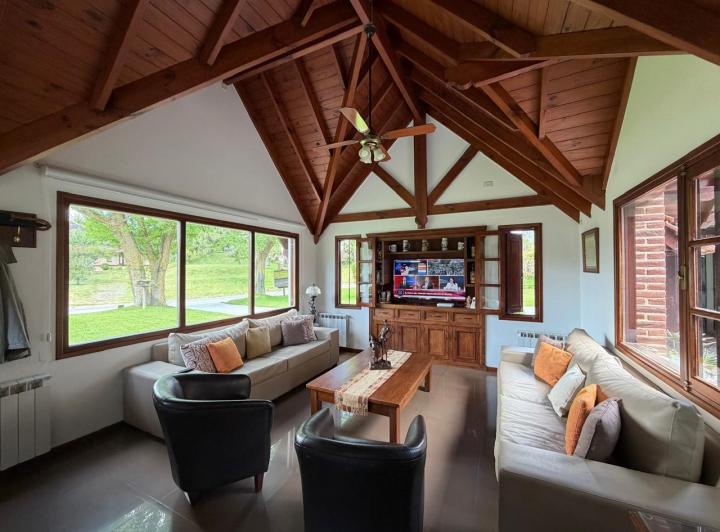 Casa · 165m² · 5 Ambientes · 1 Cochera
