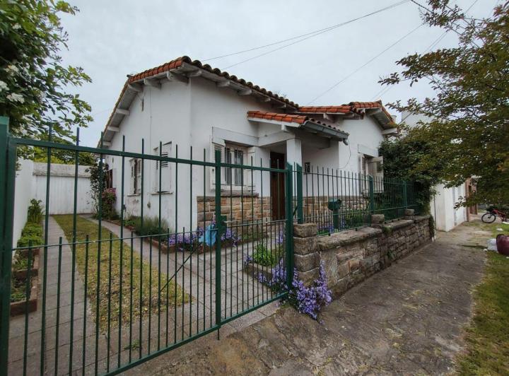 Casa · 140m² · 3 Ambientes · 1 Cochera