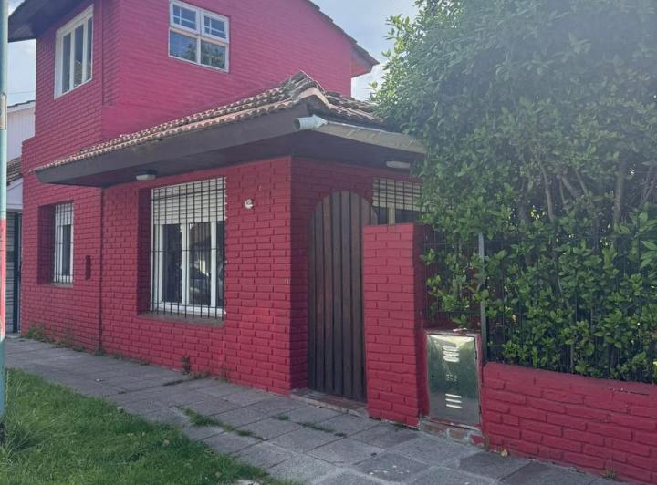 Casa · 115m² · 6 Ambientes · 1 Cochera
