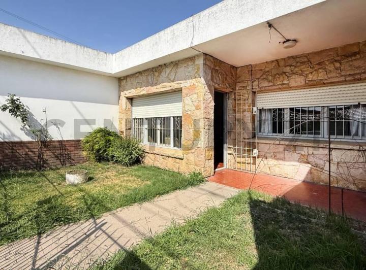 Casa · 140m² · 4 Ambientes · 1 Cochera