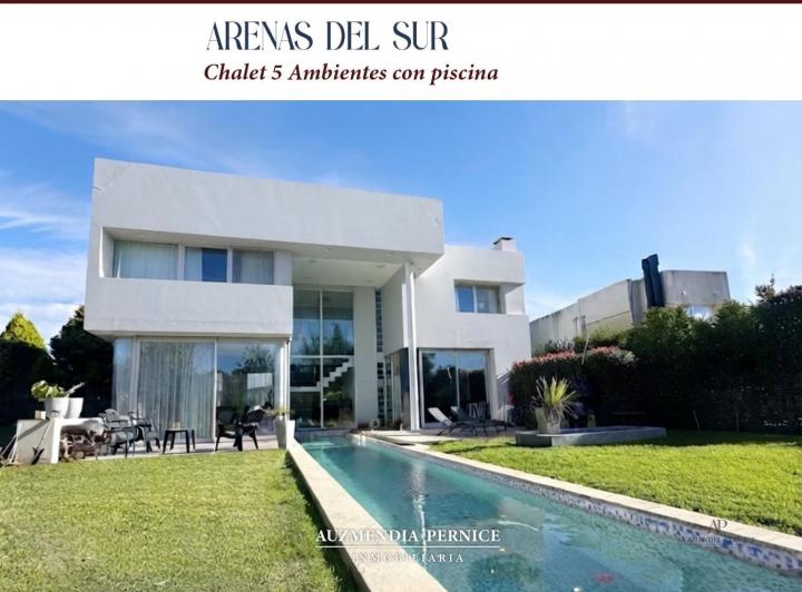 Casa · 280m² · 5 Ambientes · 2 Cocheras