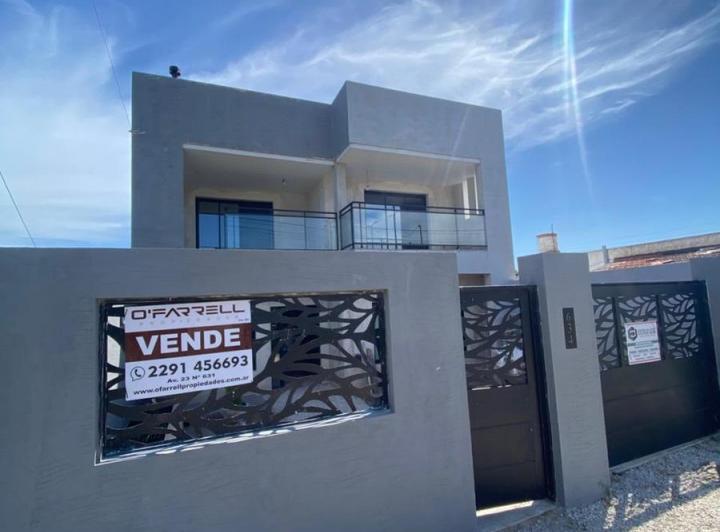 Casa · 282m² · 8 Ambientes · 1 Cochera