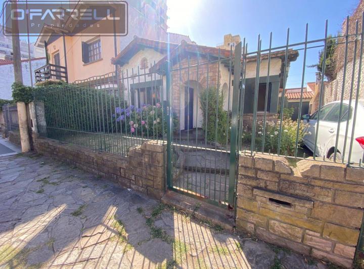Casa · 130m² · 6 Ambientes · 3 Cocheras