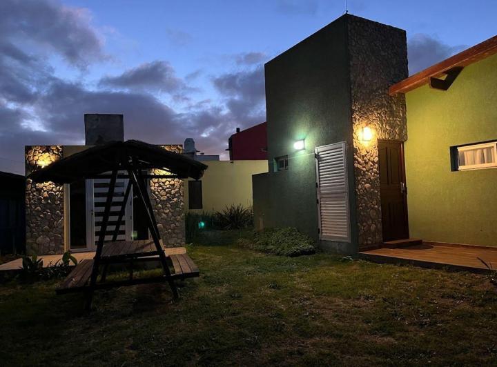 Casa · 110m² · 2 Ambientes · 2 Cocheras