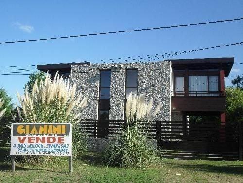 Casa · 95m² · 3 Ambientes · 1 Cochera