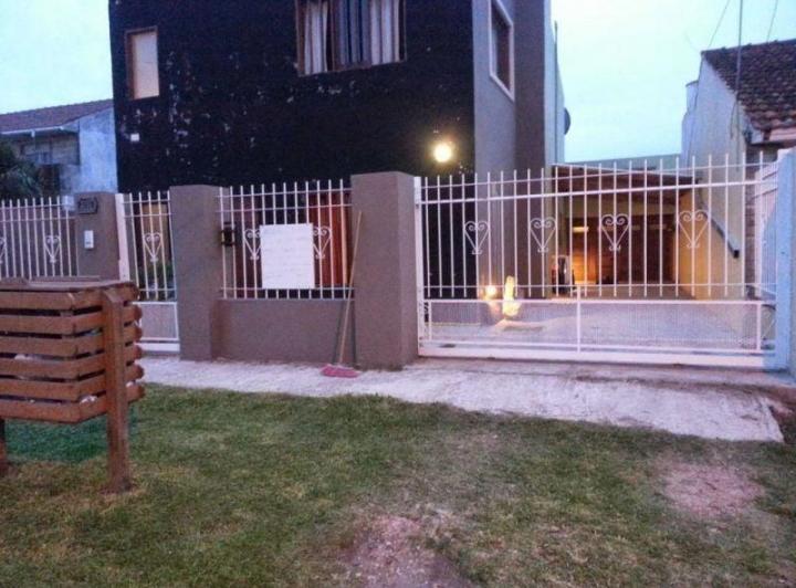 Casa · 300m² · 5 Ambientes · 4 Cocheras