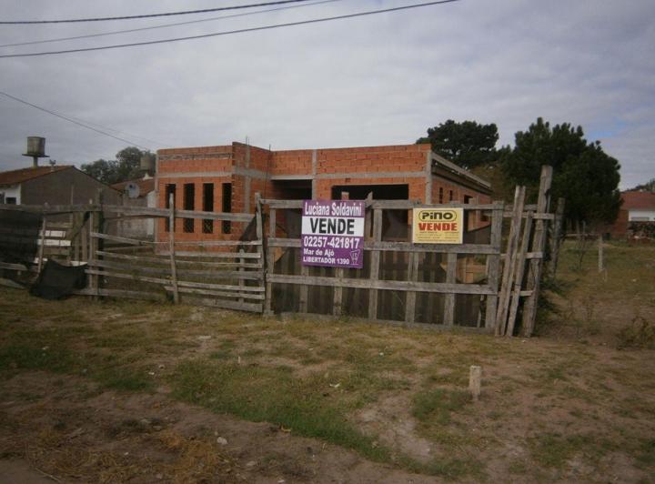 Casa · 160m² · 3 Ambientes · 2 Cocheras