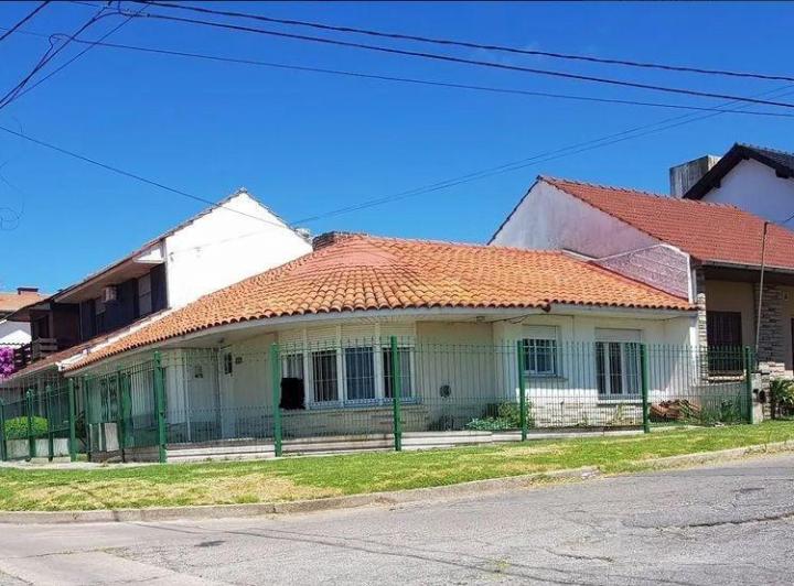 Casa · 124m² · 4 Ambientes · 2 Cocheras