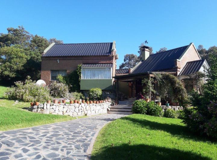 Casa · 230m² · 5 Ambientes · 2 Cocheras