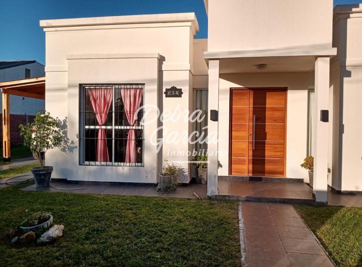 Casa · 100m² · 3 Ambientes · 1 Cochera
