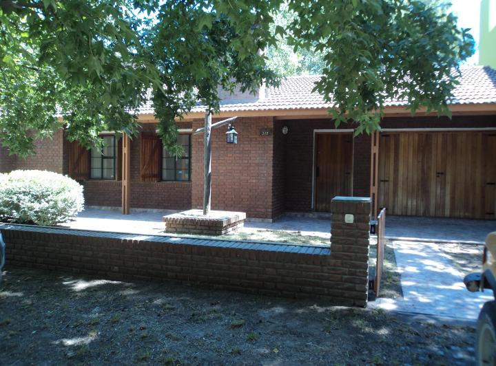 Casa · 150m² · 4 Ambientes · 2 Cocheras