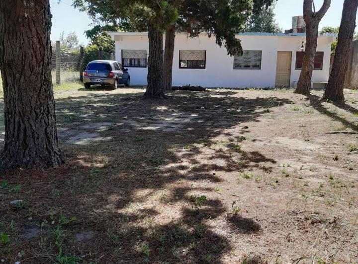 Casa · 1m² · 3 Ambientes · 5 Cocheras