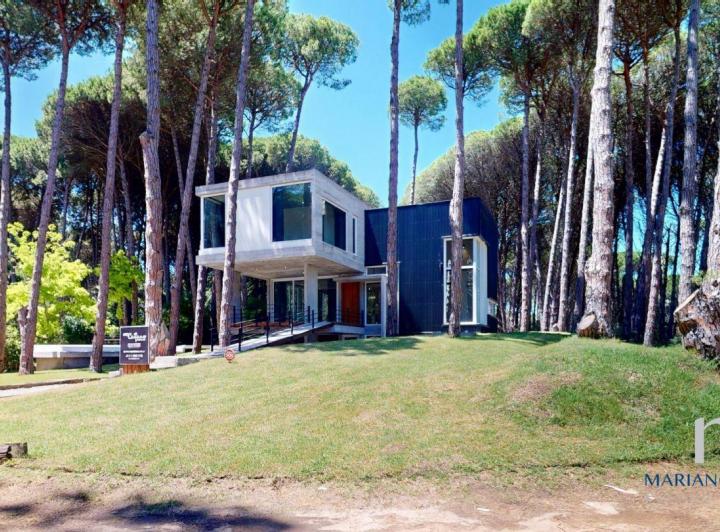 Casa · 287m² · 4 Ambientes · 1 Cochera