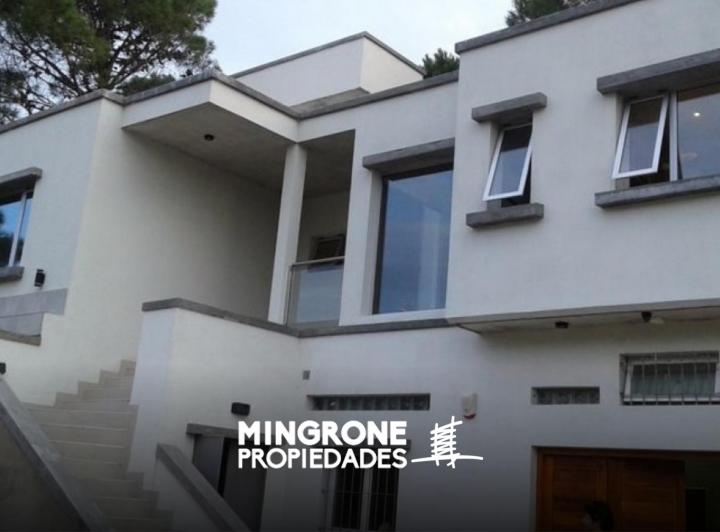 Casa · 250m² · 3 Dormitorios