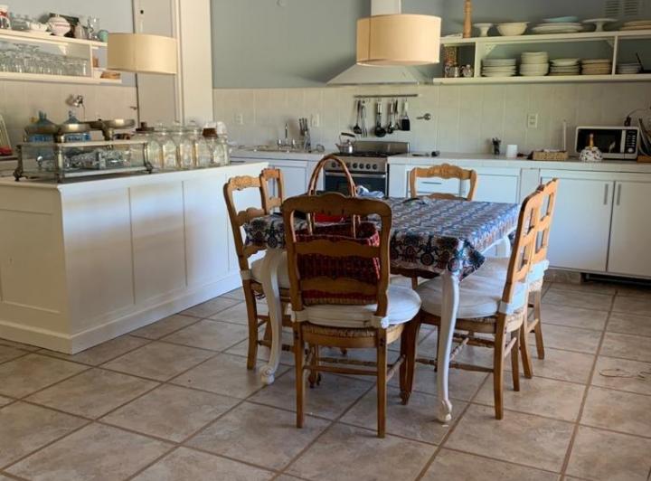 Casa · 300m² · 3 Dormitorios · 2 Cocheras