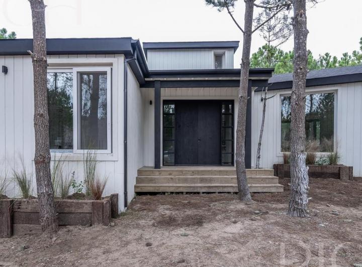 Casa · 260m² · 7 Ambientes