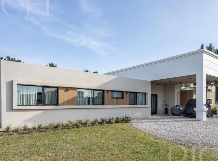 Casa · 210m² · 5 Ambientes