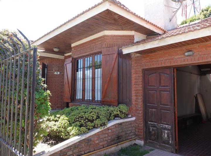 Casa · 97m² · 4 Ambientes · 1 Cochera