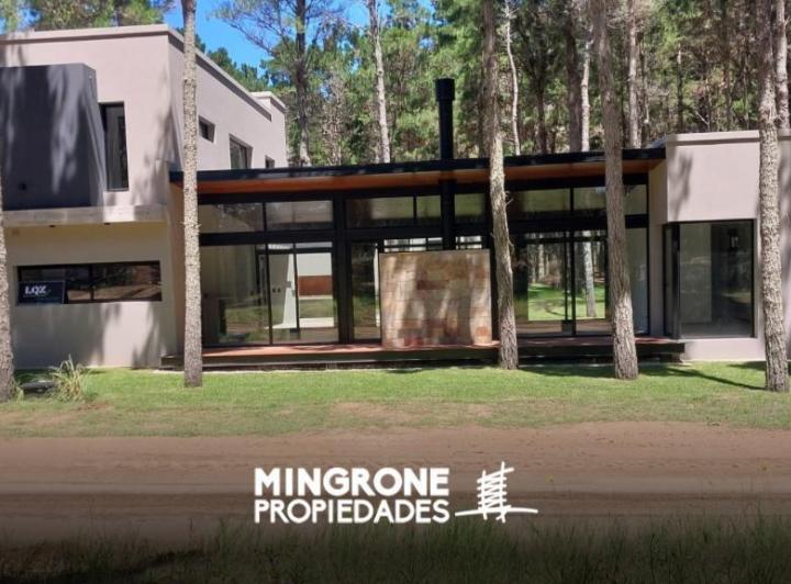 Casa · 230m² · 3 Dormitorios