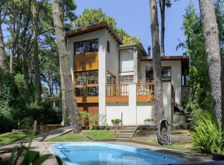 Casa · 120m² · 2 Ambientes · 2 Cocheras