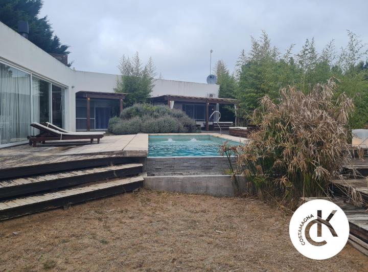 Casa · 200m² · 4 Ambientes