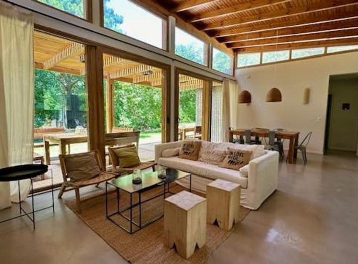Casa · 187m² · 8 Ambientes
