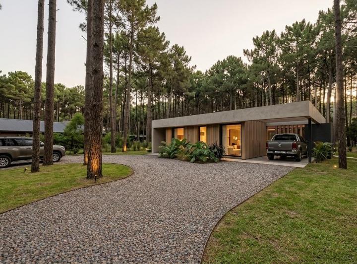Casa · 895m² · 4 Ambientes · 1 Cochera