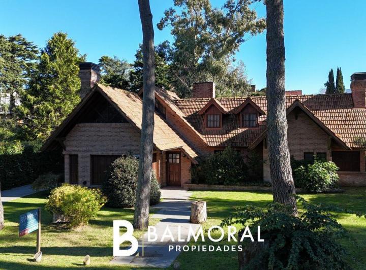 Casa · 250m² · 4 Ambientes
