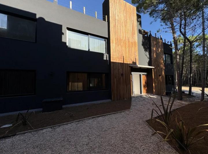 Casa · 88m² · 3 Ambientes · 1 Cochera