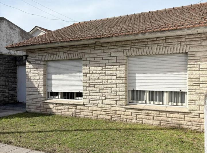 Casa · 90m² · 3 Ambientes · 1 Cochera