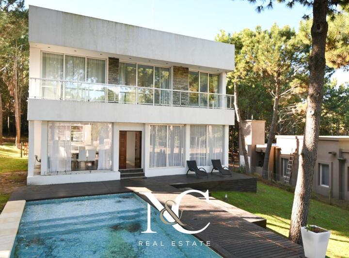 Casa · 190m² · 5 Ambientes