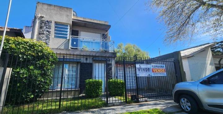 Casa · 122m² · 4 Ambientes · 1 Cochera