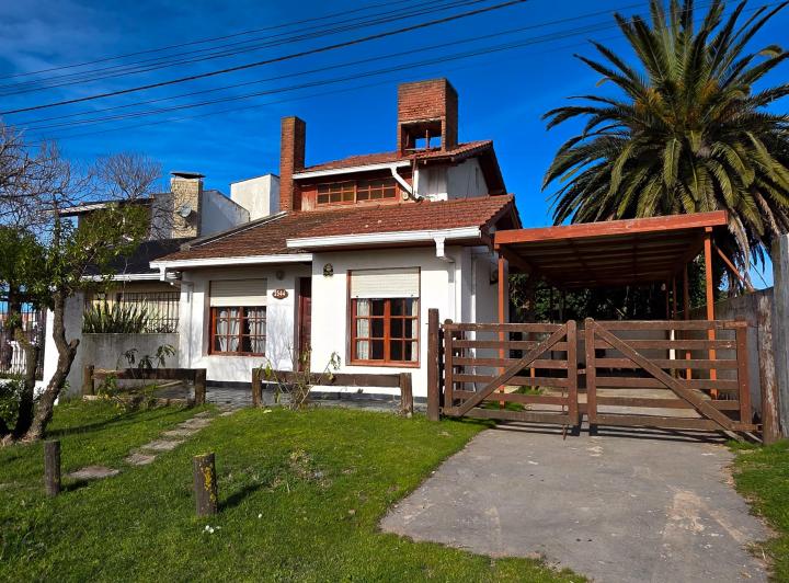 Casa · 97m² · 4 Ambientes · 1 Cochera