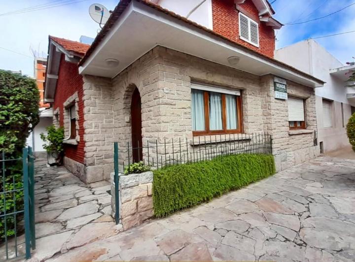 Casa · 140m² · 6 Ambientes