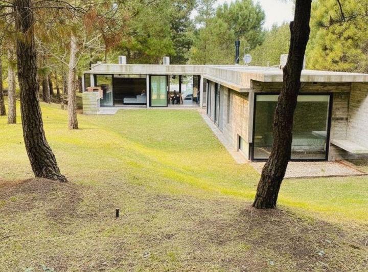 Casa · 130m² · 4 Ambientes · 1 Cochera