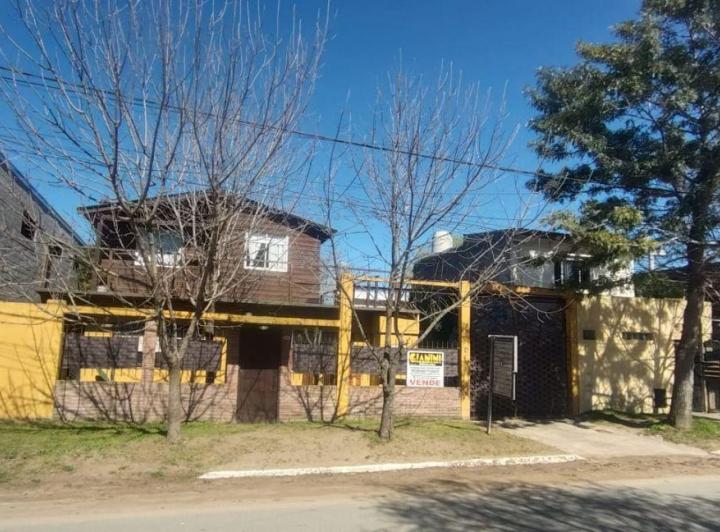 Casa · 177m² · 7 Ambientes · 1 Cochera