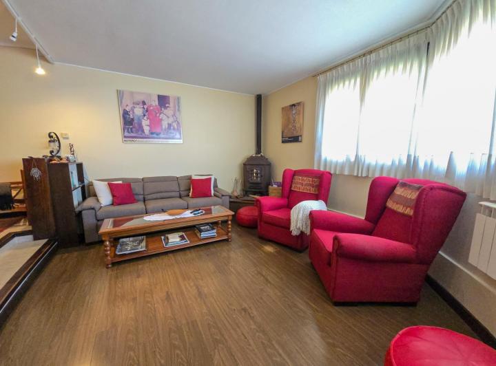 Casa · 229m² · 4 Dormitorios · 1 Cochera