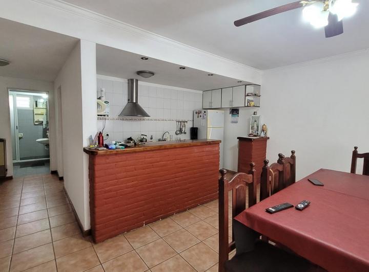 Casa · 330m² · 2 Ambientes · 1 Cochera
