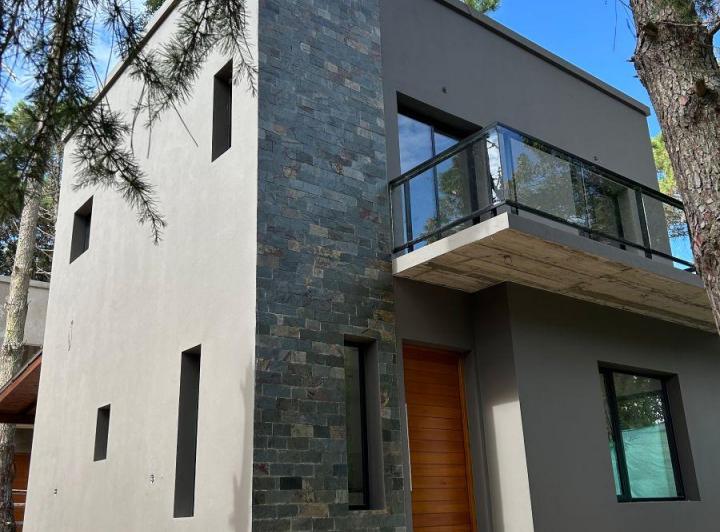 Casa · 90m² · 3 Ambientes · 1 Cochera