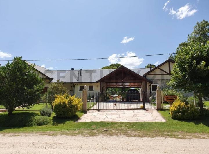 Casa · 238m² · 6 Ambientes