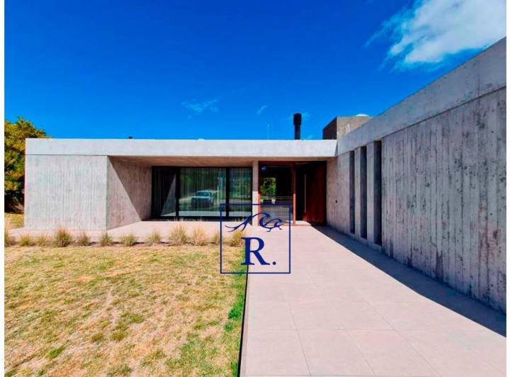 Casa · 111m² · 5 Ambientes