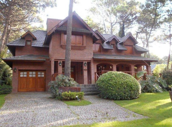 Casa · 256m² · 5 Ambientes