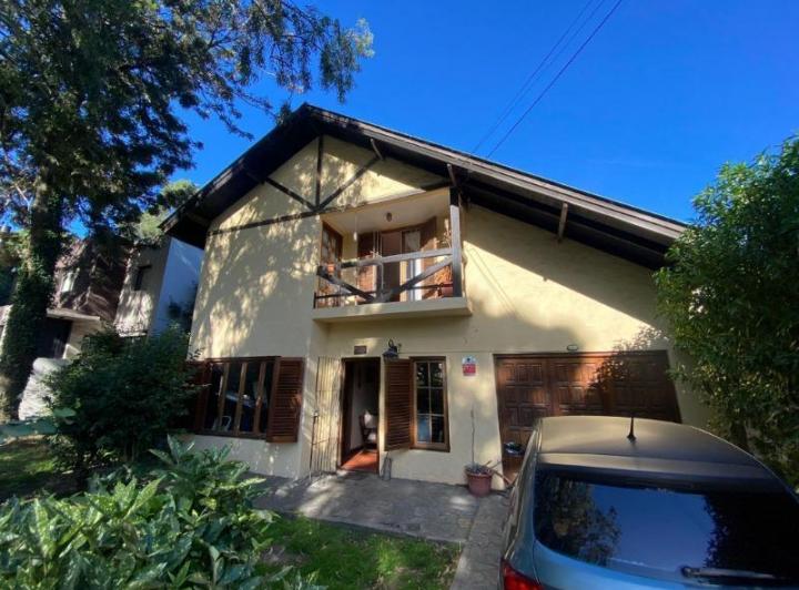 Casa · 140m² · 4 Ambientes · 1 Cochera