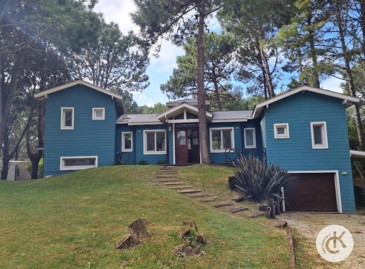 Casa · 150m² · 5 Ambientes · 1 Cochera