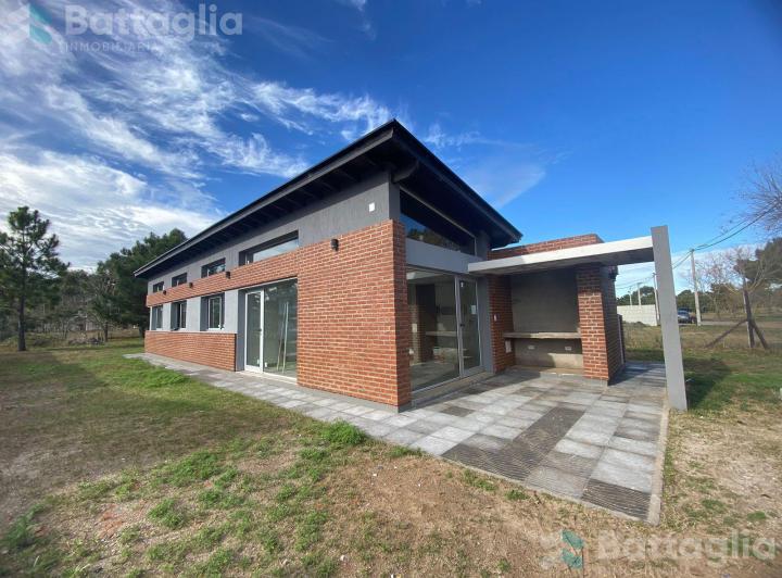 Casa · 110m² · 4 Ambientes · 1 Cochera