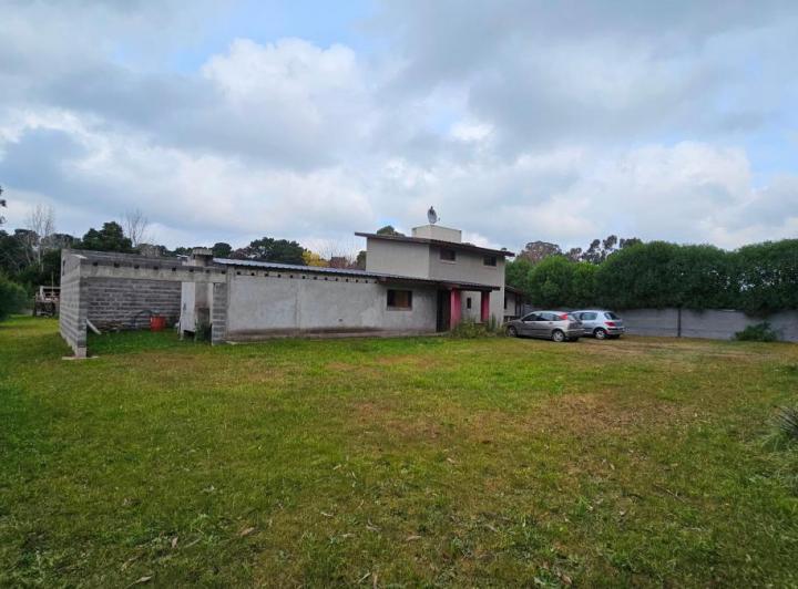 Casa · 200m² · 4 Ambientes · 1 Cochera
