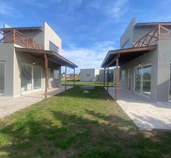 Casa · 100m² · 3 Ambientes · 1 Cochera