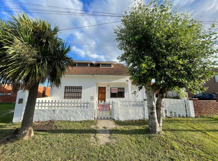 Casa · 90m² · 5 Ambientes · 1 Cochera